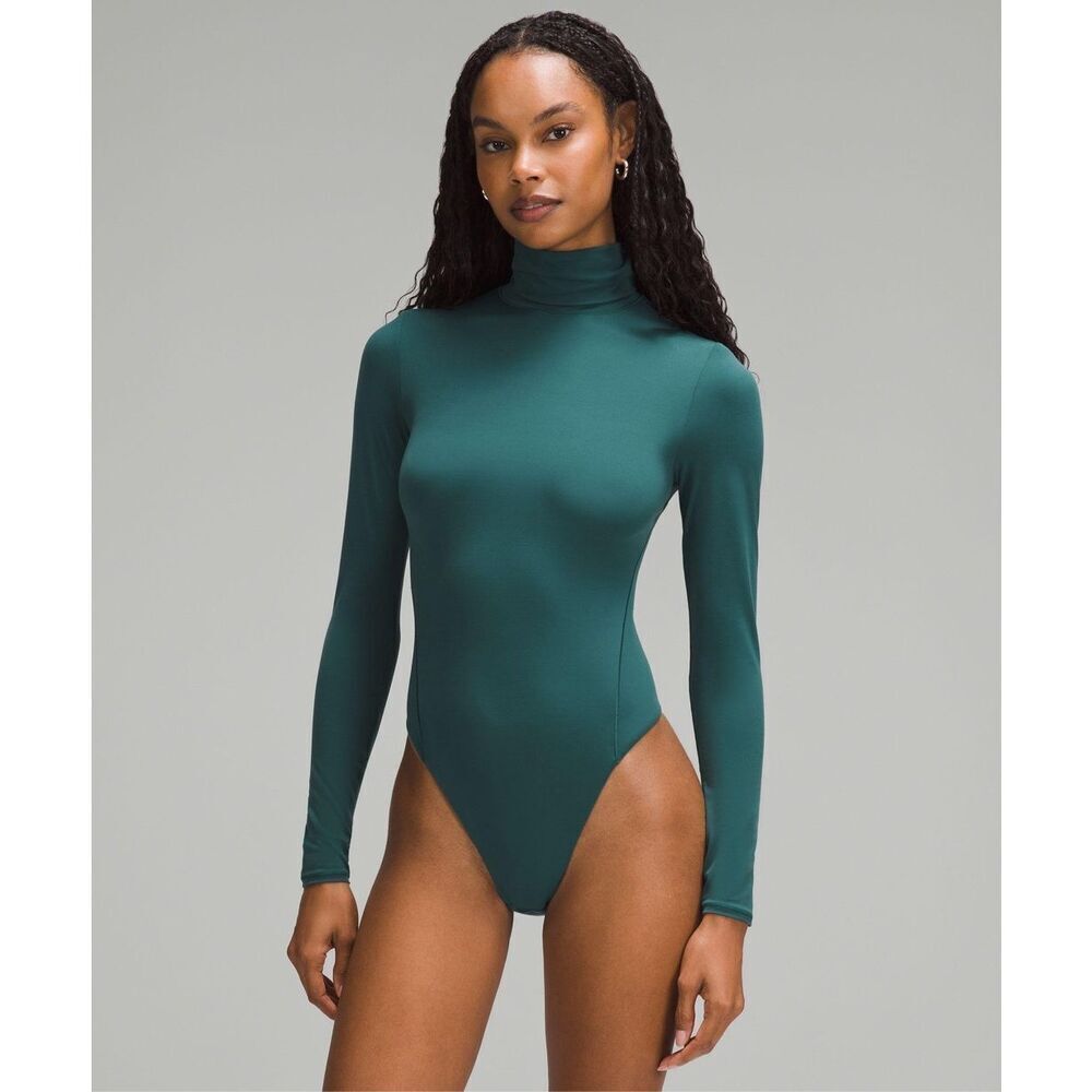 Lululemon Nulu Turtleneck Bodysuit size L
